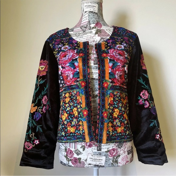 Ruby Yaya Jackets & Blazers - RUBY YAYA Velvet embroidered jacket Size Medium M Romero floral beaded print